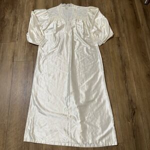Lise Steven's Women's ivory satin nightgown vintage‎